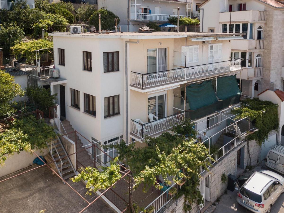 Apartments Antonija Omis Exterior photo