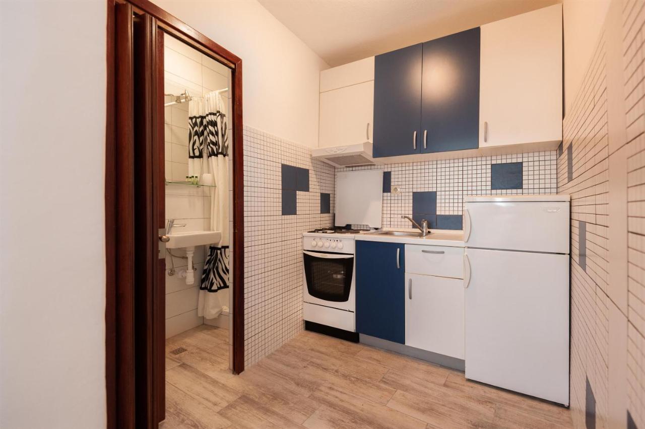Apartments Antonija Omis Exterior photo